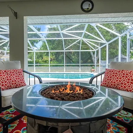 Peaceful Heated Pool Home For A Perfect Florida Retreat